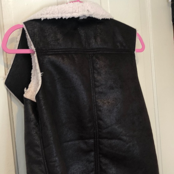 Brown Vest - Picture 3 of 3